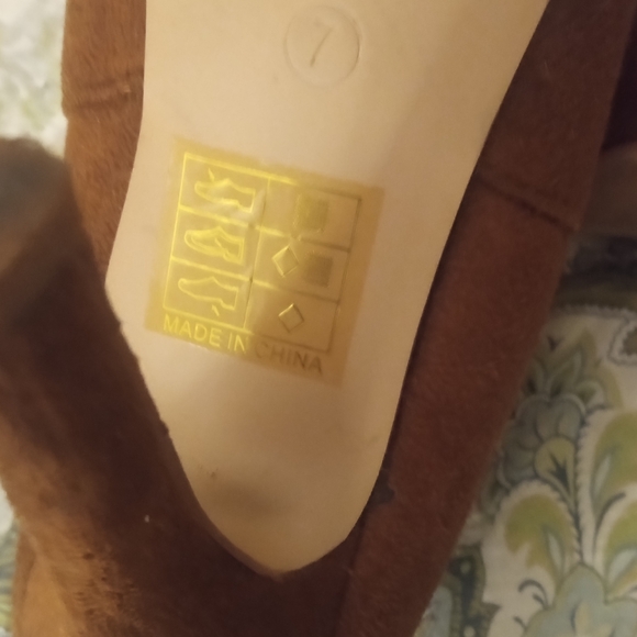 Bella Marie Chic Brown Ankle Booties Gently Used Size 7 - Picture 8 of 12